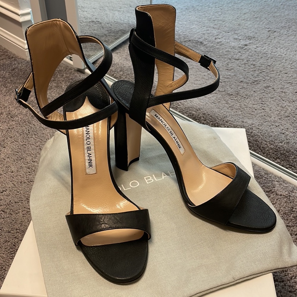 Manolo Blahnik Convu Heels